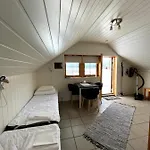 Gjestgiverier Midnattsol Rom Og 3*