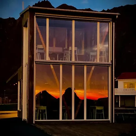 Guest house Midnattsol Rom Og