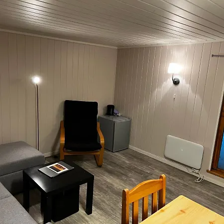 Midnattsol Rom Og 3* Bleik