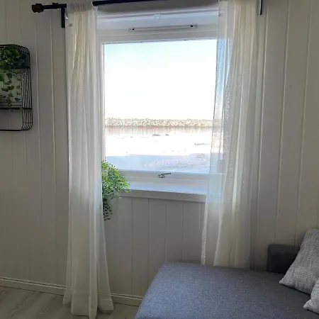 Guest house Midnattsol Rom Og Bleik
