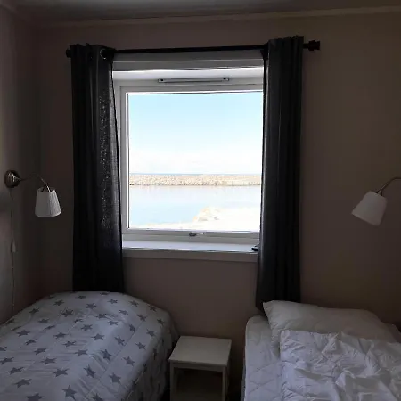 Guest house Midnattsol Rom Og