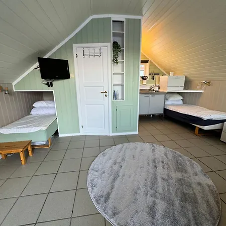 Guest house Midnattsol Rom Og Bleik