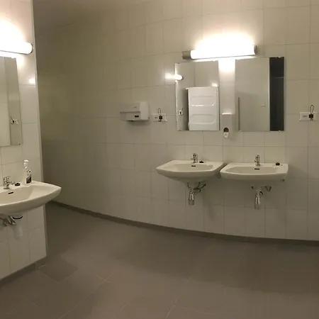 Gæstehus Midnattsol Rom Og