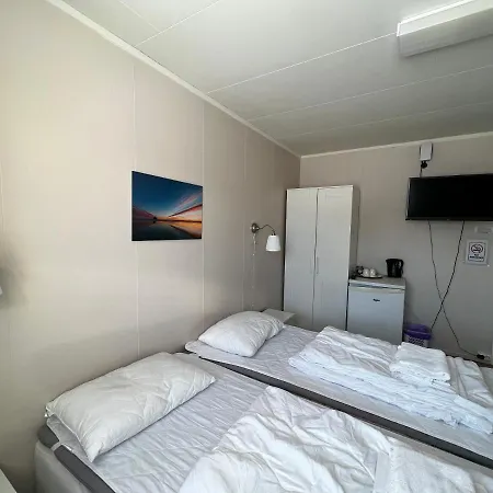 Midnattsol Rom Og 3* Bleik